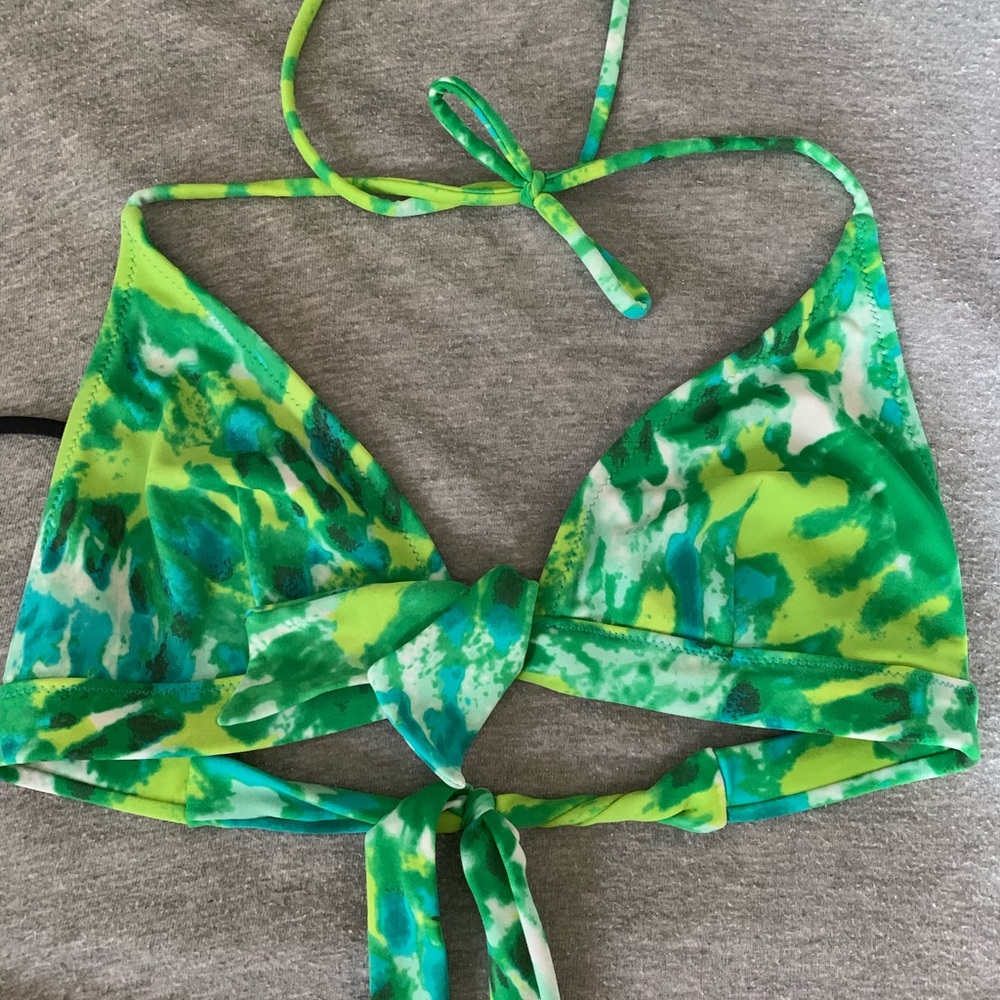 Victoria’s Secret bikini top